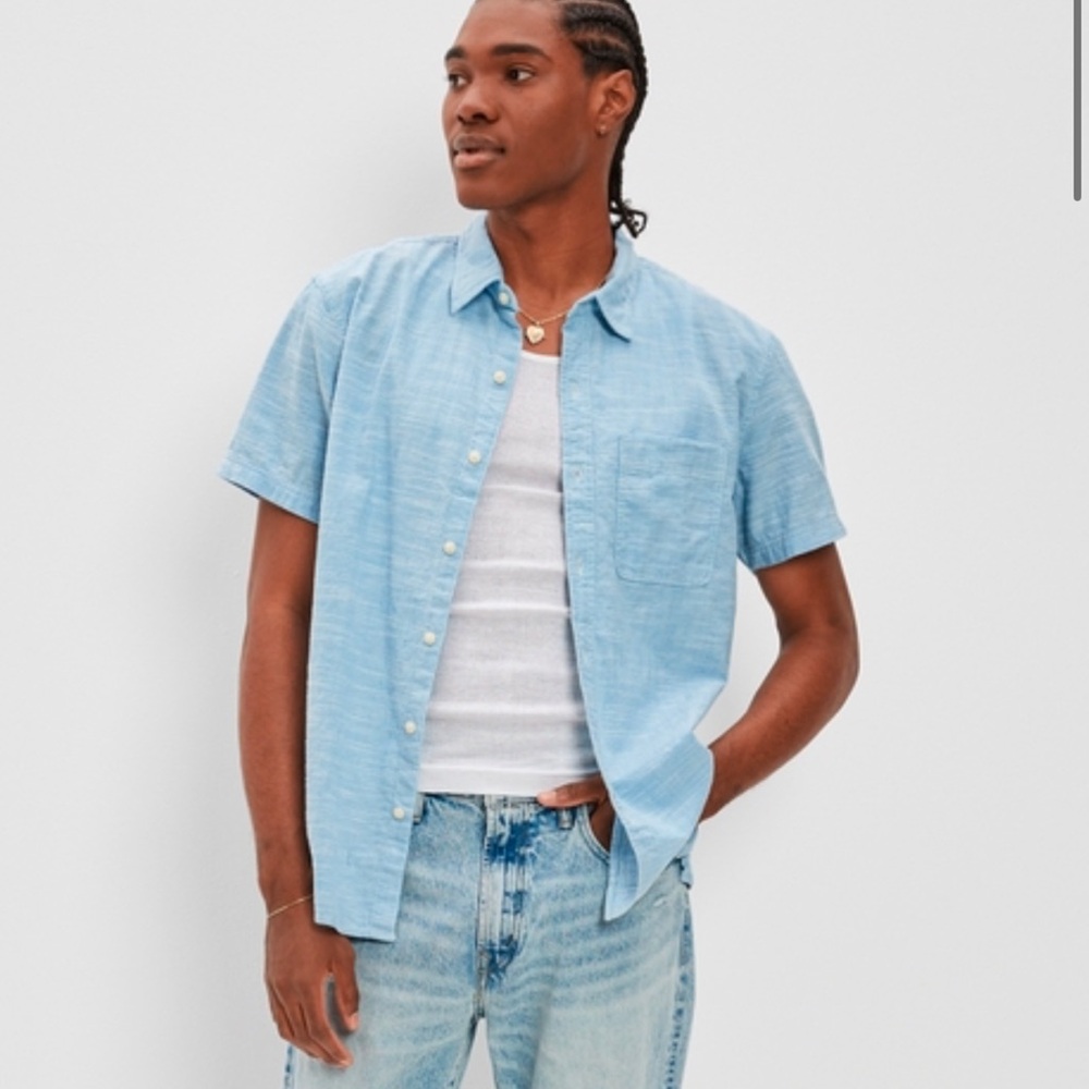 American eagle short sleeve button up.